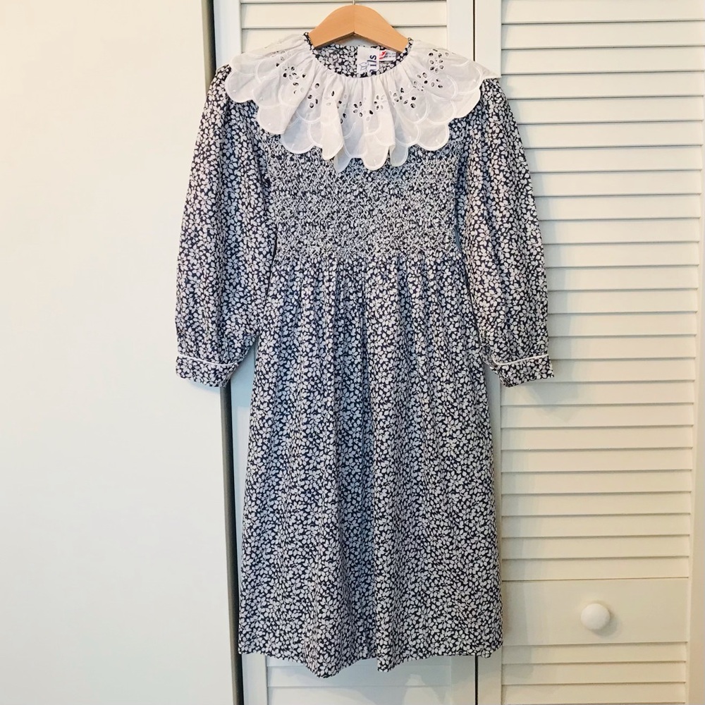 Girl’s classic smocked dress